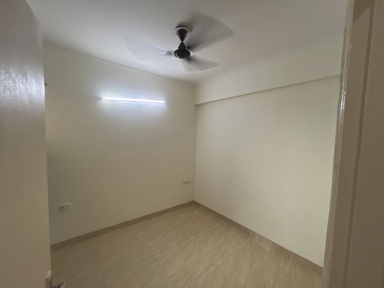 Room, gaur-city-2-14th-avenue 2 Bedroom 940 Sq.Ft. Apartment In Sector 16c Greater Noida Greater Noida 10635874
