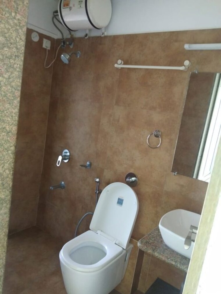 Bathroom, bharat-park-vistas 3 Bedroom 1060 Sq.Ft. Apartment In Andheri West Mumbai 10635880