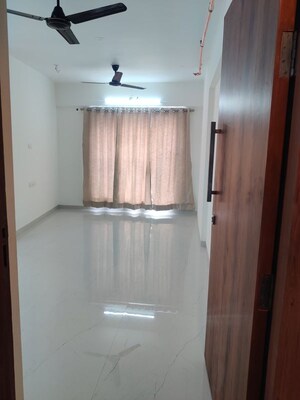 Furnished Amenities in 1.5 BHK Apartment at Deraiya Classico, Kurla East – for Rent