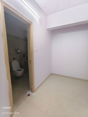 Room in 2.5 BHK Apartment at Puranik Rumah Bali, Ghodbunder Road – for Rent