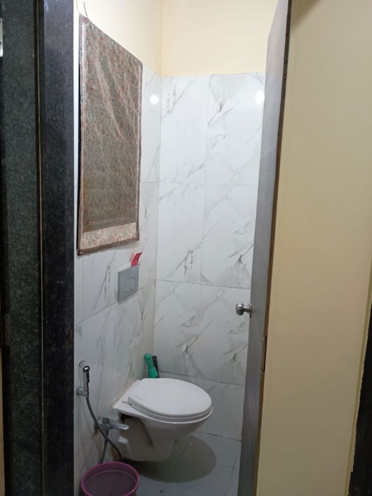 Bathroom, dosti-desire-joy 1 Bedroom 350 Sq.Ft. Apartment In Brahmand Thane 10635948