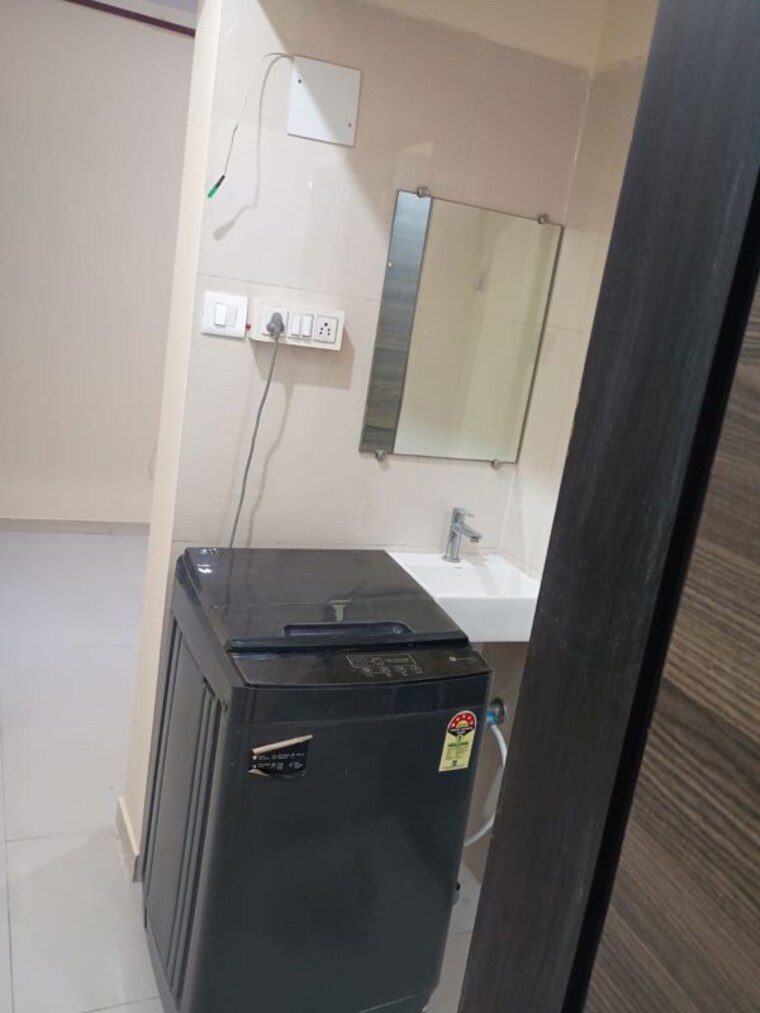 Bathroom, dosti-desire-joy 1 Bedroom 350 Sq.Ft. Apartment In Brahmand Thane 10635948