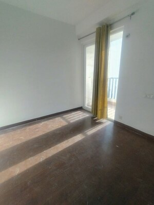 Room in 3 BHK Apartment at Mapsko Mount Ville, Sector 79 – for Rent