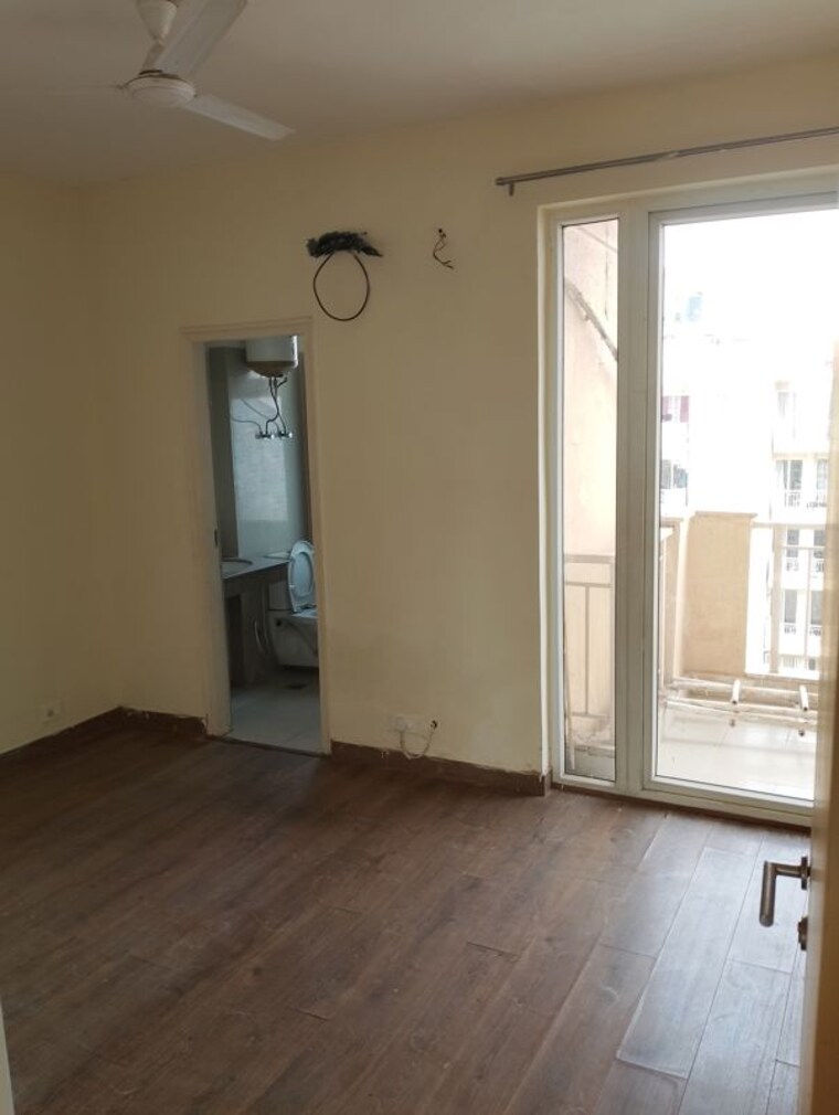 Room, emaar-palm-hills 3.5 Bedroom 1550 Sq.Ft. Apartment In Sector 77 Gurgaon 10635989