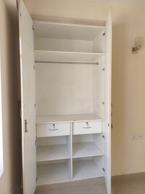 Furnished Amenities in 2 BHK Apartment at Shree Vardhman Mantra, Sector 67 – for Rent
