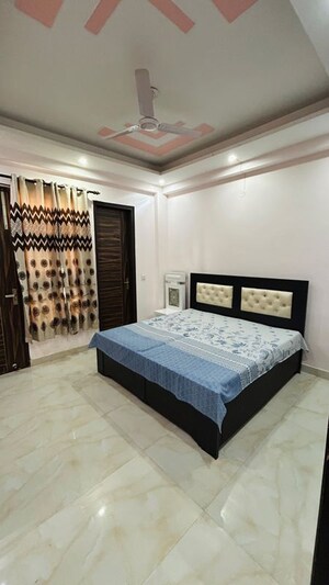 Bedroom in 2 BHK Builder Floor at Sector 51 – for Rent