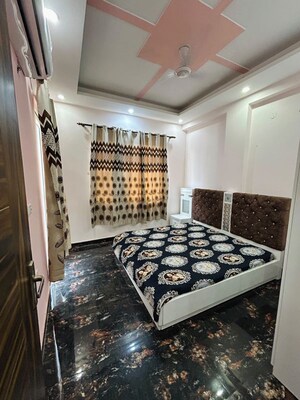 Team Area in 2 BHK Builder Floor at Sector 51 – for Rent