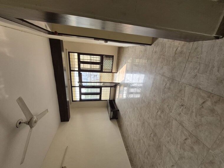 Hall, mayur vihar 5 Bedroom 1350 Sq.Ft. Apartment In Mayur Vihar Delhi 10636018