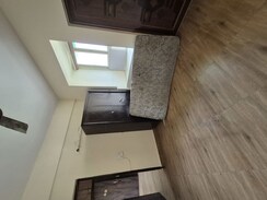 5 BHK + Servant Room,Study Room Apartment For Rent in Mayur Vihar