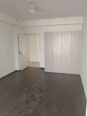 Room in 3 BHK Apartment at Supertech Araville, Sector 79 – for Rent