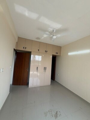Room in 2 BHK Apartment at Pyramid Midtown, Sector 59 – for Rent