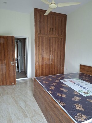 Room in  Builder Floor at Palam Vihar – for Rent