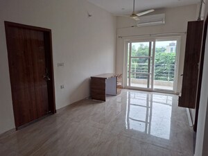 Room in  Builder Floor at Palam Vihar – for Rent