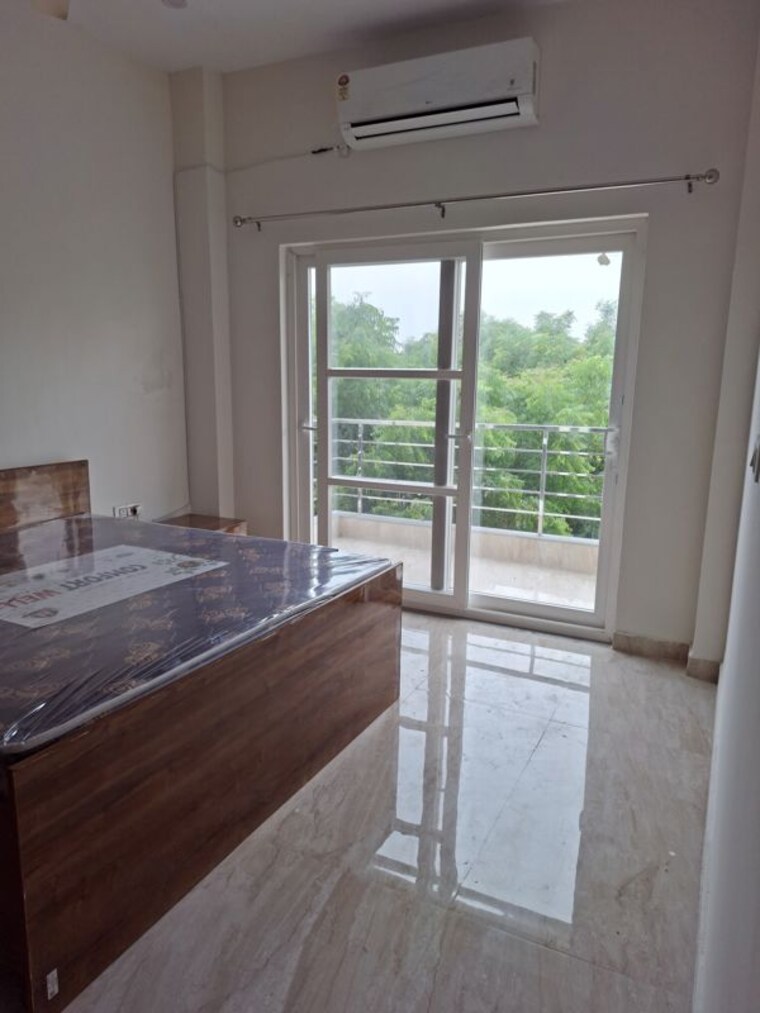 Balcony, palam vihar  250 Sq.Yd. Builder Floor In Palam Vihar Gurgaon 10636121