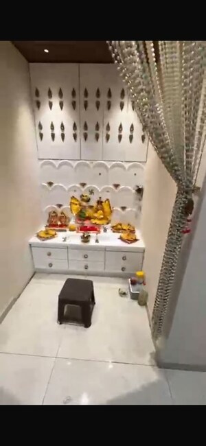 Furnished Amenities in 4 BHK Apartment at Experion Capital, Gomti Nagar – for Sale