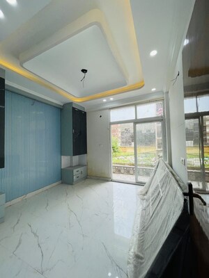 Bedroom in 3 BHK Builder Floor at Sector 73 – for Sale