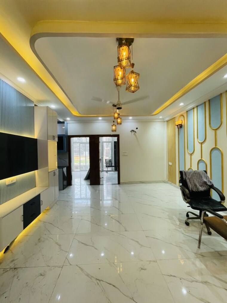 Living Room, sector 73 3 Bedroom 100 Sq.Ft. Builder Floor In Sector 73 Noida 10636164
