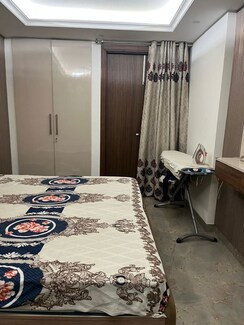 2 BHK + Extra Room Builder Floor For Rent in Lajpat Nagar 4