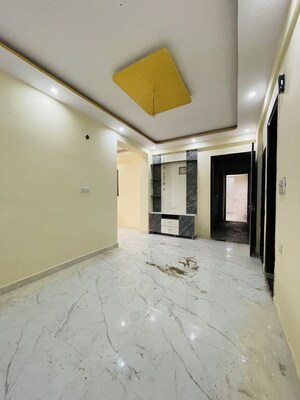Room in 3 BHK Builder Floor at Sector 73 – for Sale