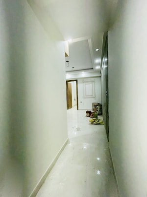 Building Lobby in 1 BHK Builder Floor at Sector 73 – for Sale