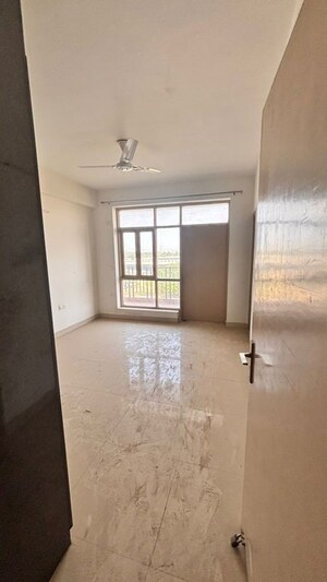 Room in 4 BHK Apartment at Lotus Elise, Sector 99 – for Rent