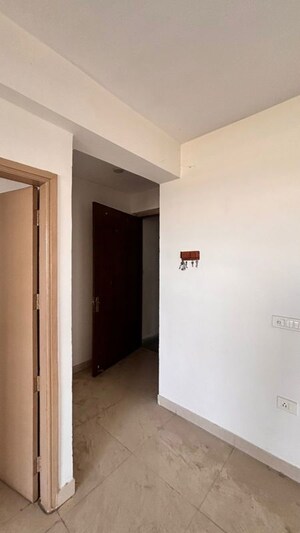 Room in 4 BHK Apartment at Lotus Elise, Sector 99 – for Rent