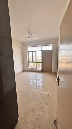Room in 4 BHK Apartment at Lotus Elise, Sector 99 – for Rent