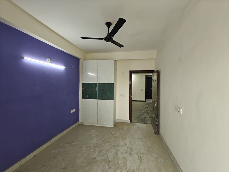 Room, sector 73 1 Bedroom 650 Sq.Ft. Builder Floor In Sector 73 Noida 10636230