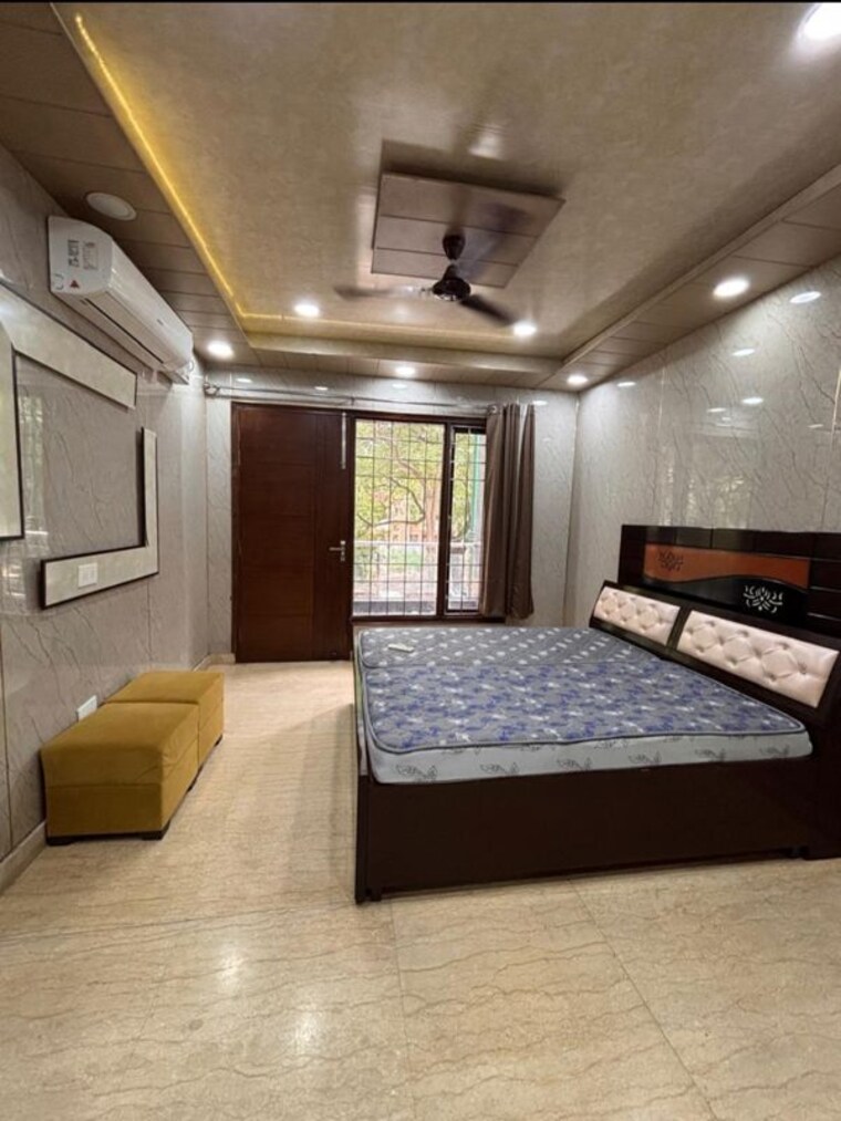 Living Room, auram-floor 4 Bedroom 240 Sq.Yd. Builder Floor In South City 2 Gurgaon 10636363
