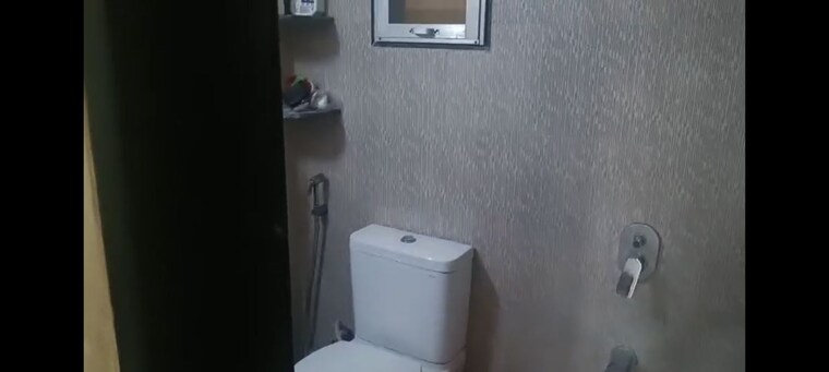 Bathroom, kurla 1 Bedroom 450 Sq.Ft. Apartment In Kurla Mumbai 10636412