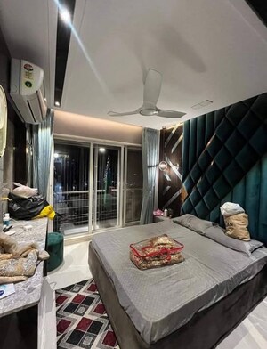 Bedroom in 2 BHK Apartment at Hiranandani Gardens, Powai – for Rent