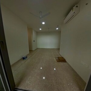 Room in 4 BHK Apartment at Piramal Mahalaxmi, Mahalaxmi – for Rent