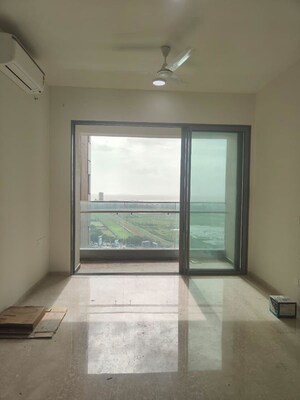 Room in 4 BHK Apartment at Piramal Mahalaxmi, Mahalaxmi – for Rent