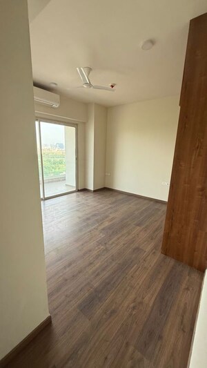 3.5 BHK Apartment For Rent in Godrej Woods, Sector 43