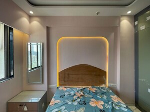 3 BHK Apartment For Rent in Sheth Vasant Lawns, Laxmi Nagar