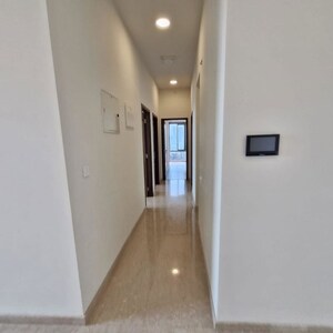 Building Lobby in 4 BHK Apartment at Piramal Mahalaxmi, Mahalaxmi – for Rent