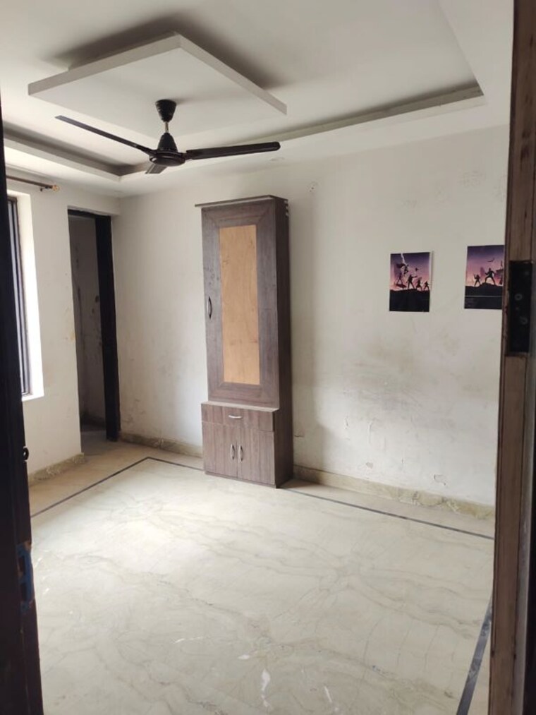 Room, green fields colony 3 Bedroom 180 Sq.Yd. Builder Floor In Green Fields Colony Faridabad 10636454