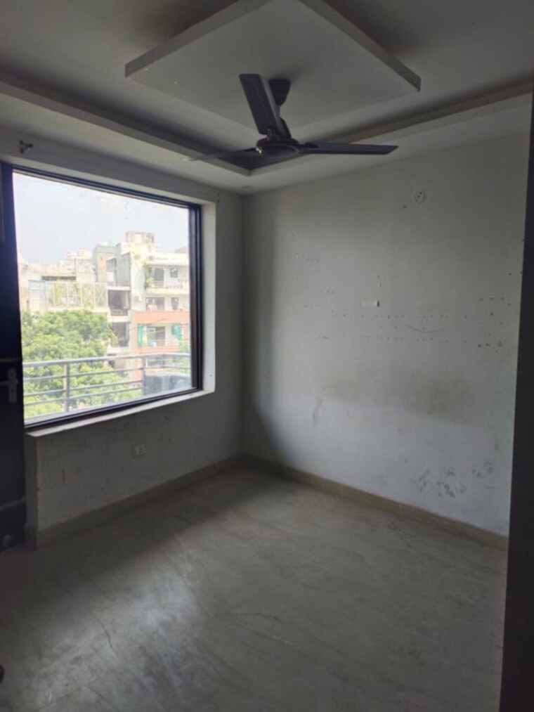 Room, green fields colony 3 Bedroom 180 Sq.Yd. Builder Floor In Green Fields Colony Faridabad 10636454