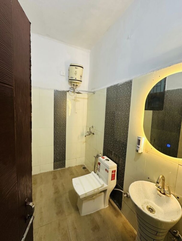 Bathroom, ms-enclave-zirakpur 2 Bedroom 900 Sq.Ft. Apartment In Dhakoli Zirakpur 10636467