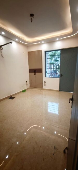 Room in 3 BHK Builder Floor at Green Fields Colony – for Sale