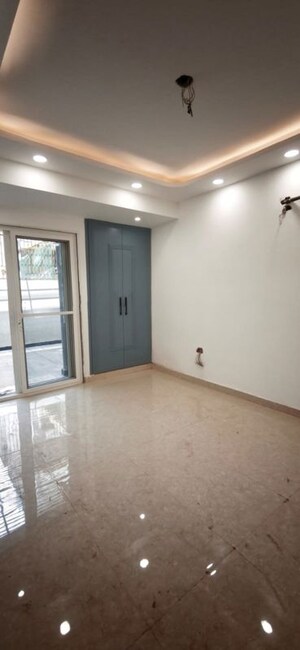 Room in 3 BHK Builder Floor at Green Fields Colony – for Sale