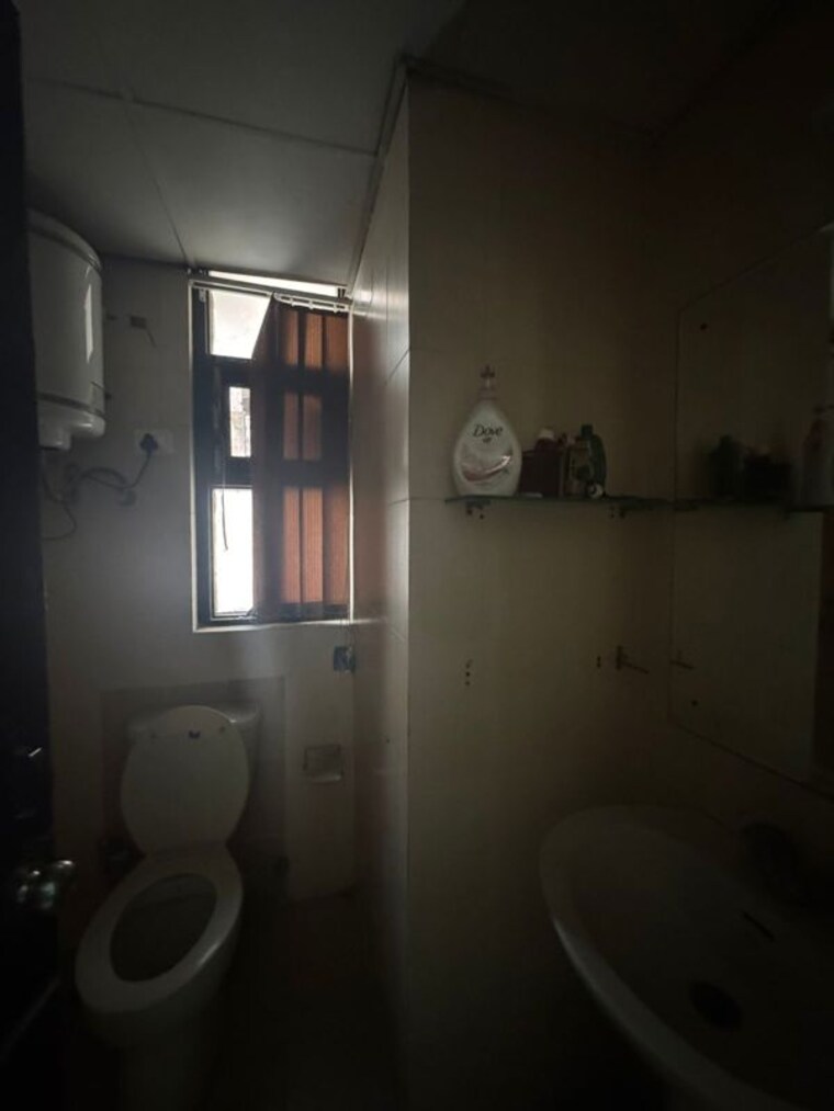 Bathroom, jaipurias-sunrise-greens-zirakpur 2 Bedroom 1250 Sq.Ft. Apartment In Vip Road Zirakpur 10636475