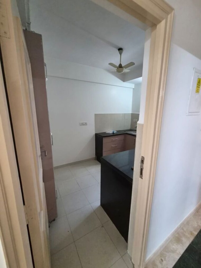Bathroom, hiranandani-meadows 2 Bedroom 810 Sq.Ft. Apartment In Manpada Thane 10636487