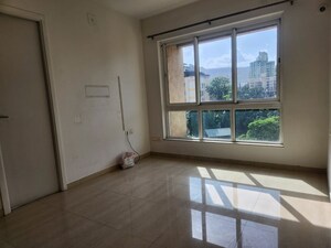 Room in 2.5 BHK Apartment at Hiranandani Meadows, Manpada – for Rent