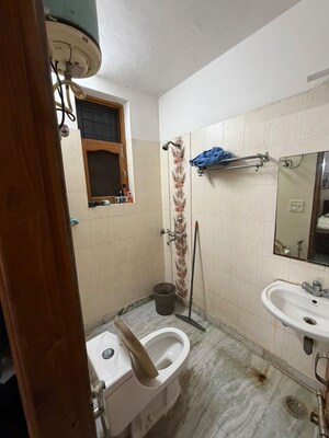 Bathroom in 2 BHK Builder Floor at Sector 23 – for Rent