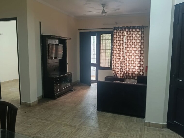 Room, sector 21 3 Bedroom 2720 Sq.Ft. Builder Floor In Sector 21 Gurgaon 10636491