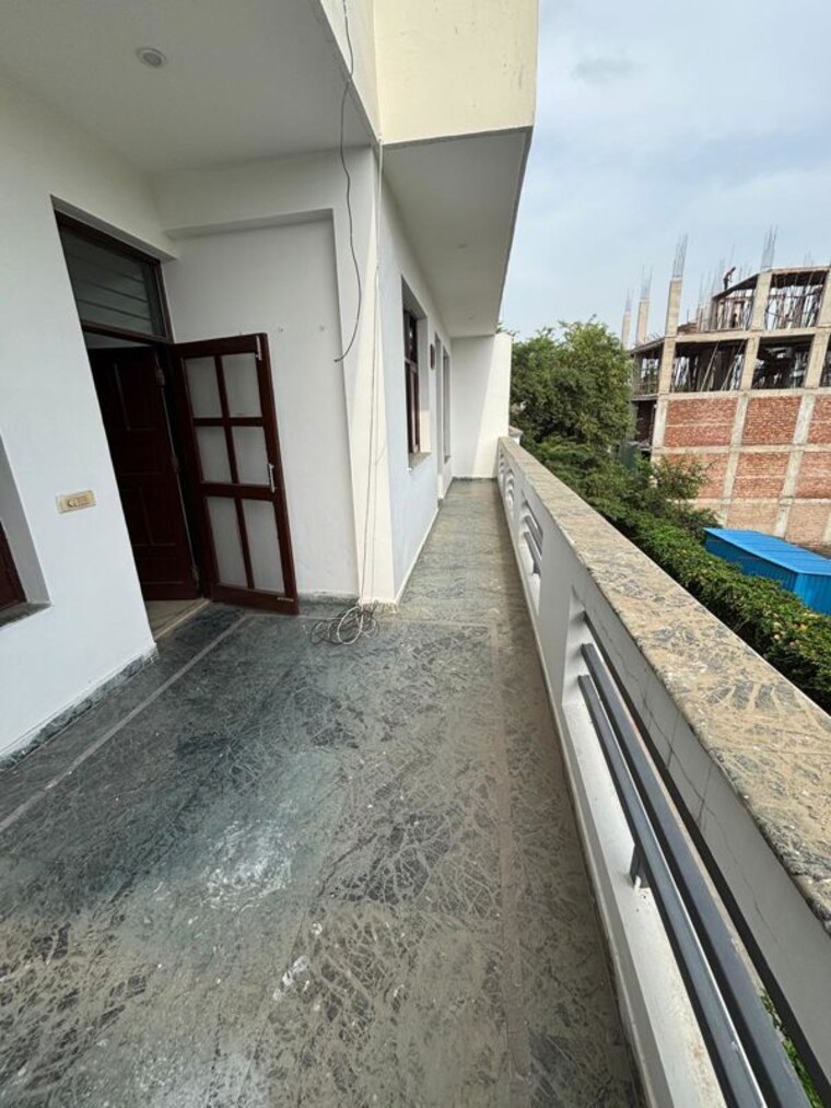 Balcony, auram-floor 3 Bedroom 2400 Sq.Ft. Builder Floor In South City 2 Gurgaon 10636508