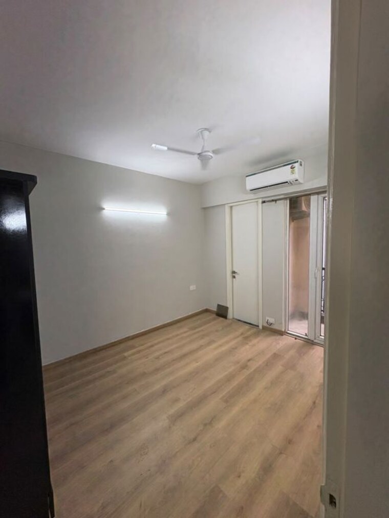 Room, signature-global-city-81 3 Bedroom 1305 Sq.Ft. Apartment In Sector 81 Gurgaon 10636510
