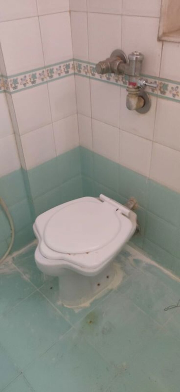 Bathroom, silver-sands-chs 1 Bedroom 450 Sq.Ft. Apartment In Goregaon West Mumbai 10636522