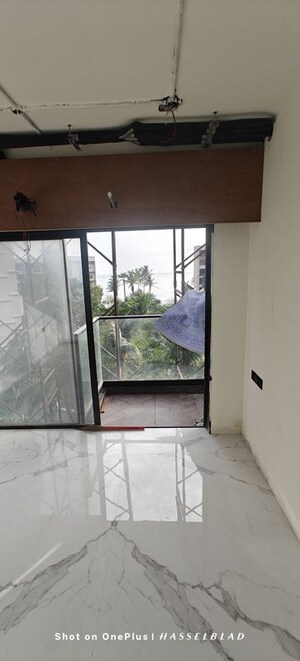 Room in 2.5 BHK Apartment at Dudhwala Elysia, Versova – for Rent